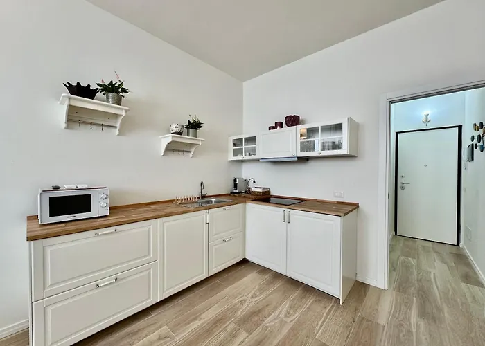 Modern Near San Siro With Free Garage Daire *